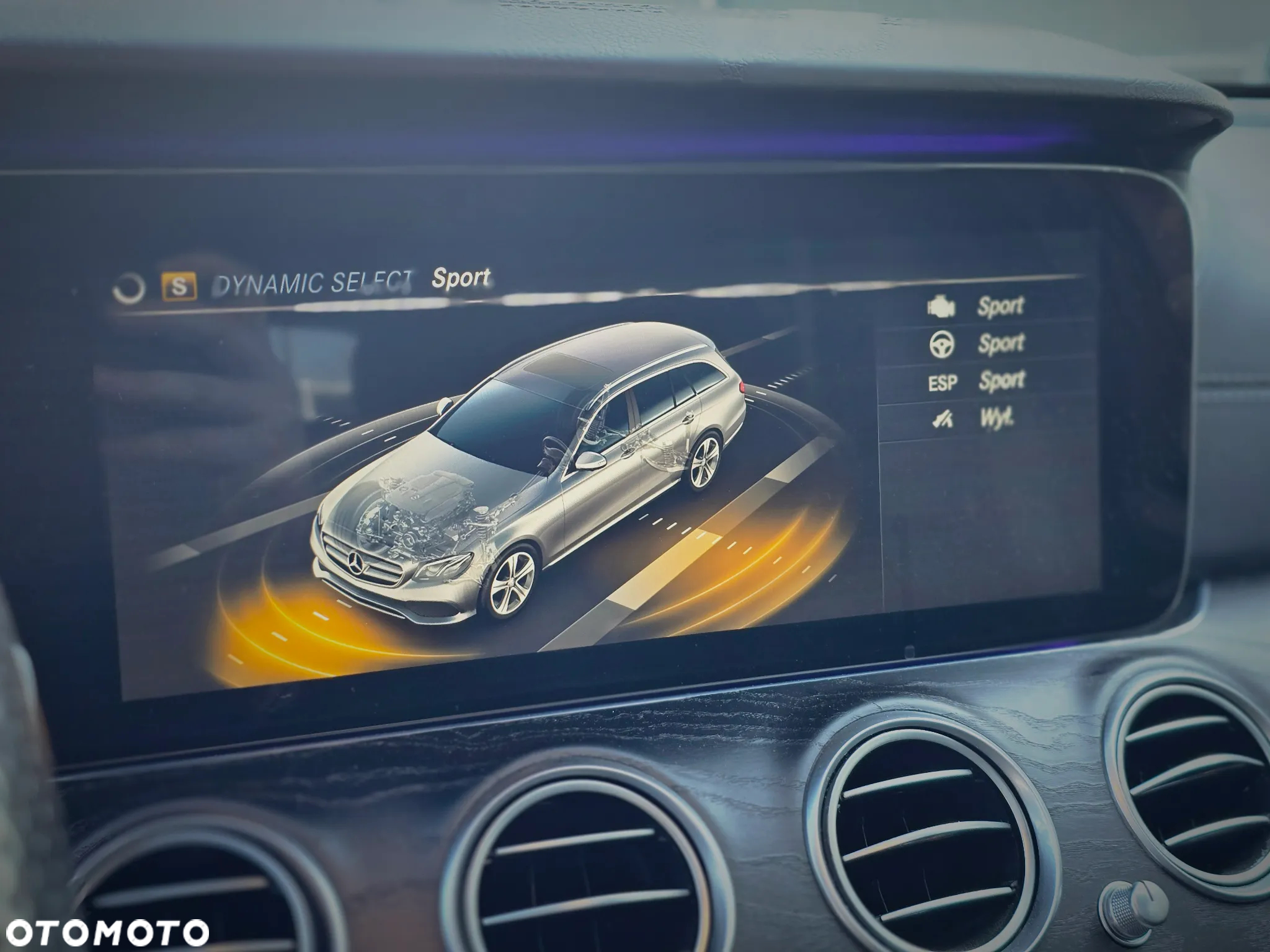 Mercedes-Benz Klasa E 300 de T 9G-TRONIC AMG Line - 33