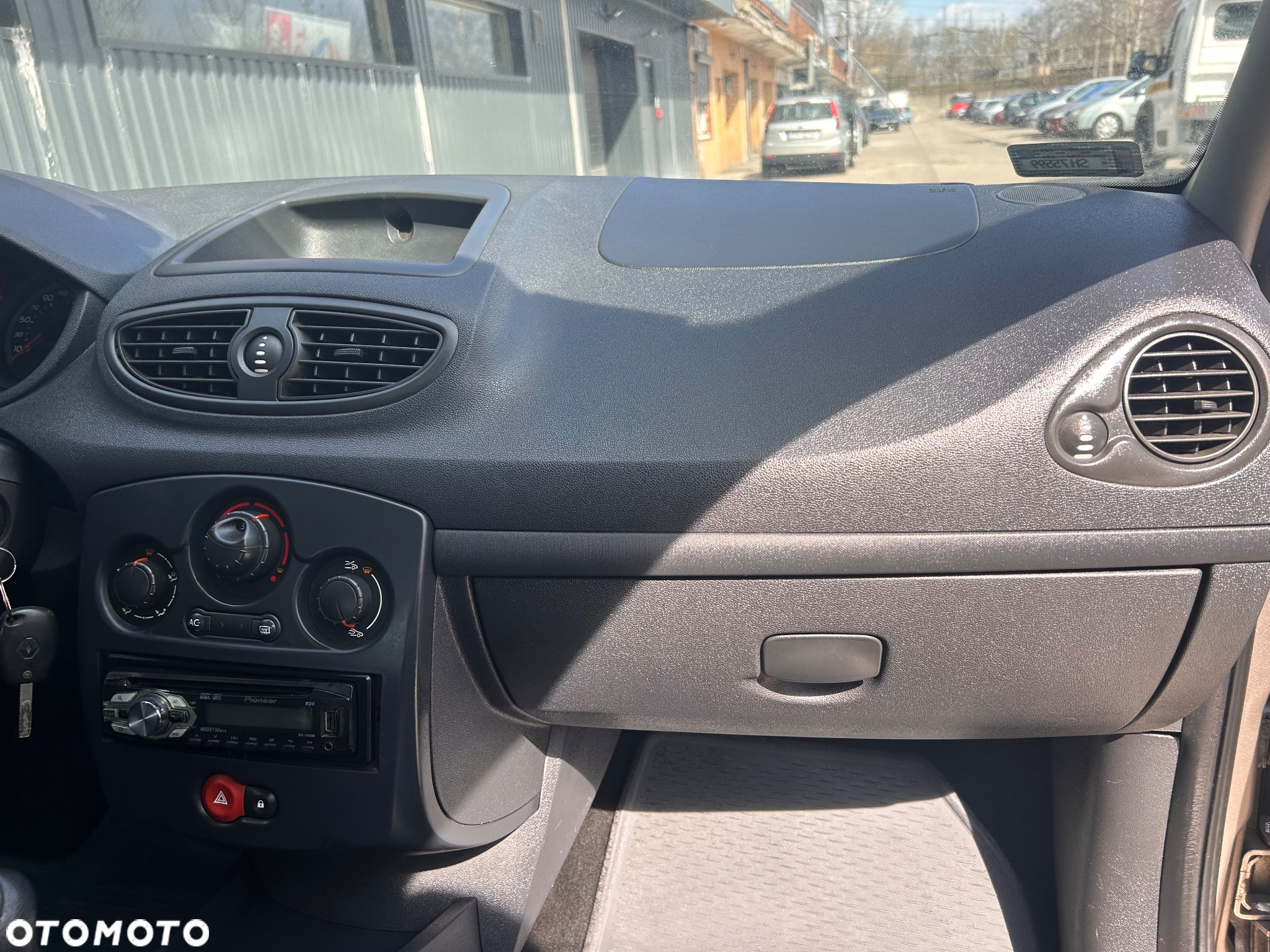 Renault Clio 1.2 16V All Inclusive - 6