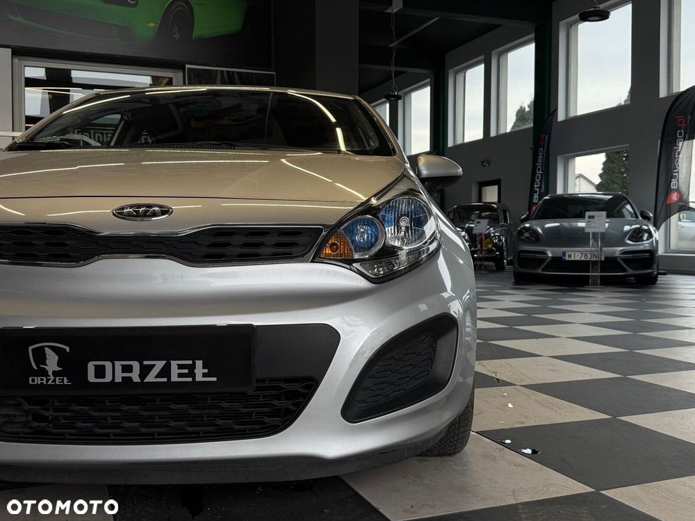 Kia Rio - 32