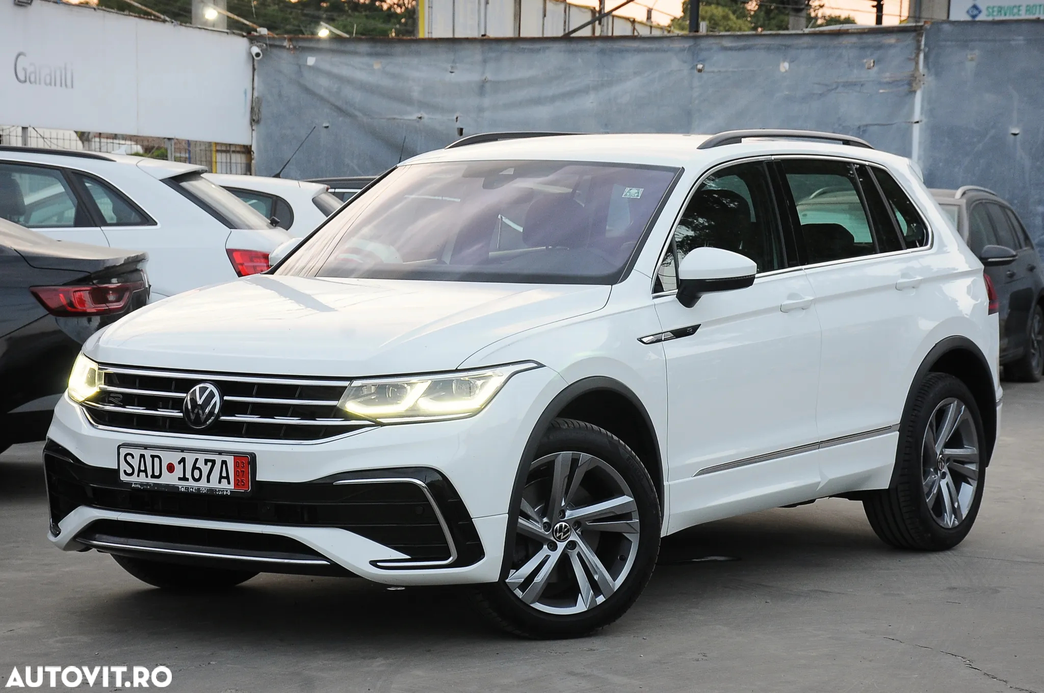 Volkswagen Tiguan 2.0 TDI SCR 4MOTION DSG R-Line - 18