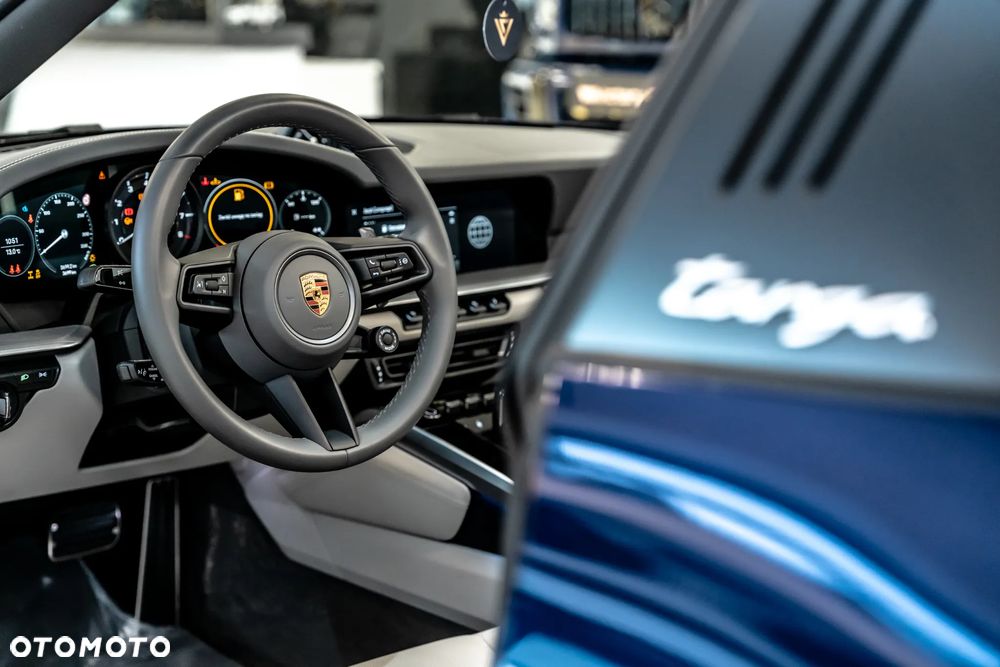 Porsche 911 Targa 4 - 29