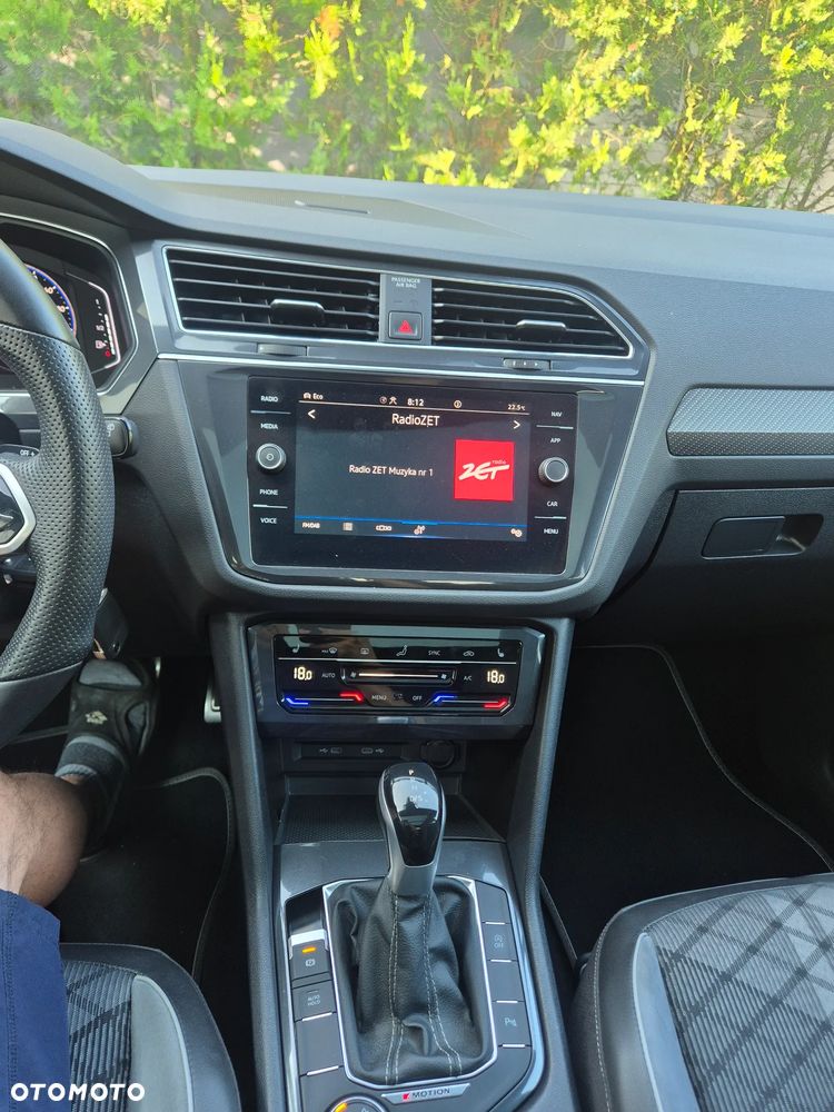 Volkswagen Tiguan 2.0 TDI SCR 4MotION DSG R-Line - 23