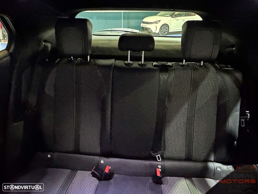 Peugeot 2008 1.2 PureTech GT EAT8 - 41