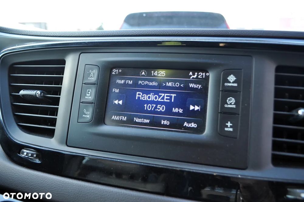 Chrysler Pacifica - 24