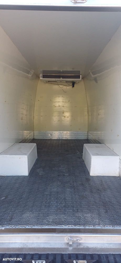 Mercedes-Benz Sprinter - 8