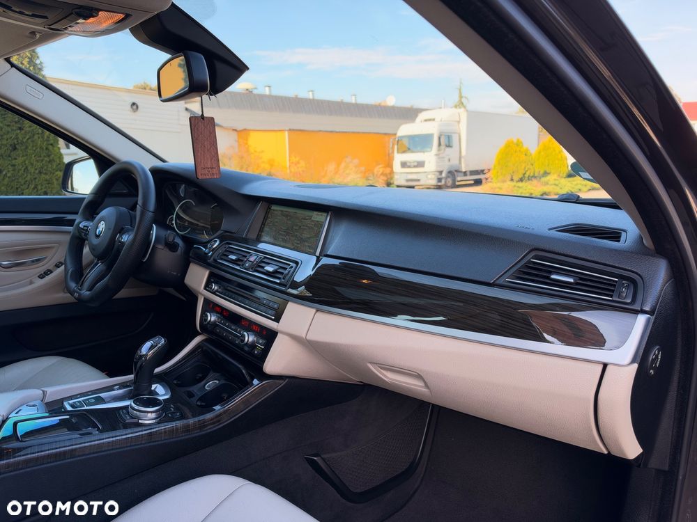 BMW Seria 5 530d xDrive Luxury Line - 35