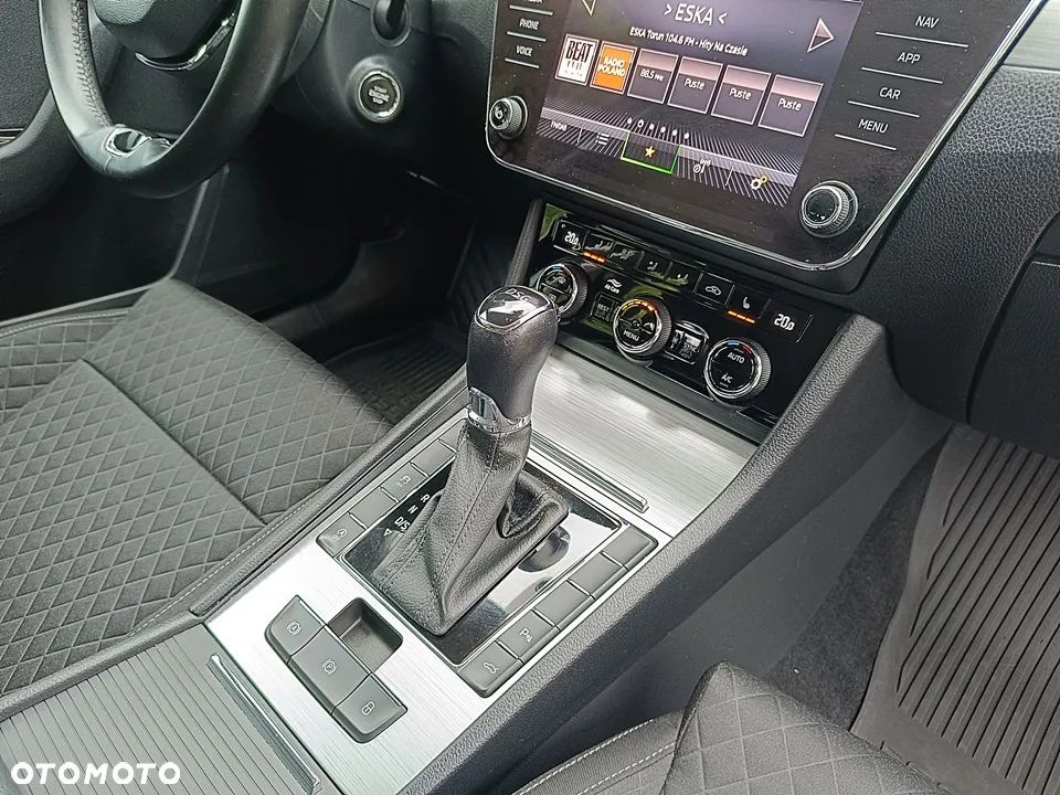 Skoda Superb 2.0 TDI Ambition DSG - 35