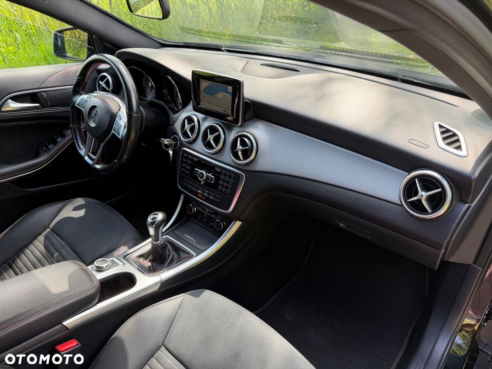 Mercedes-Benz GLA 200 AMG Line - 12