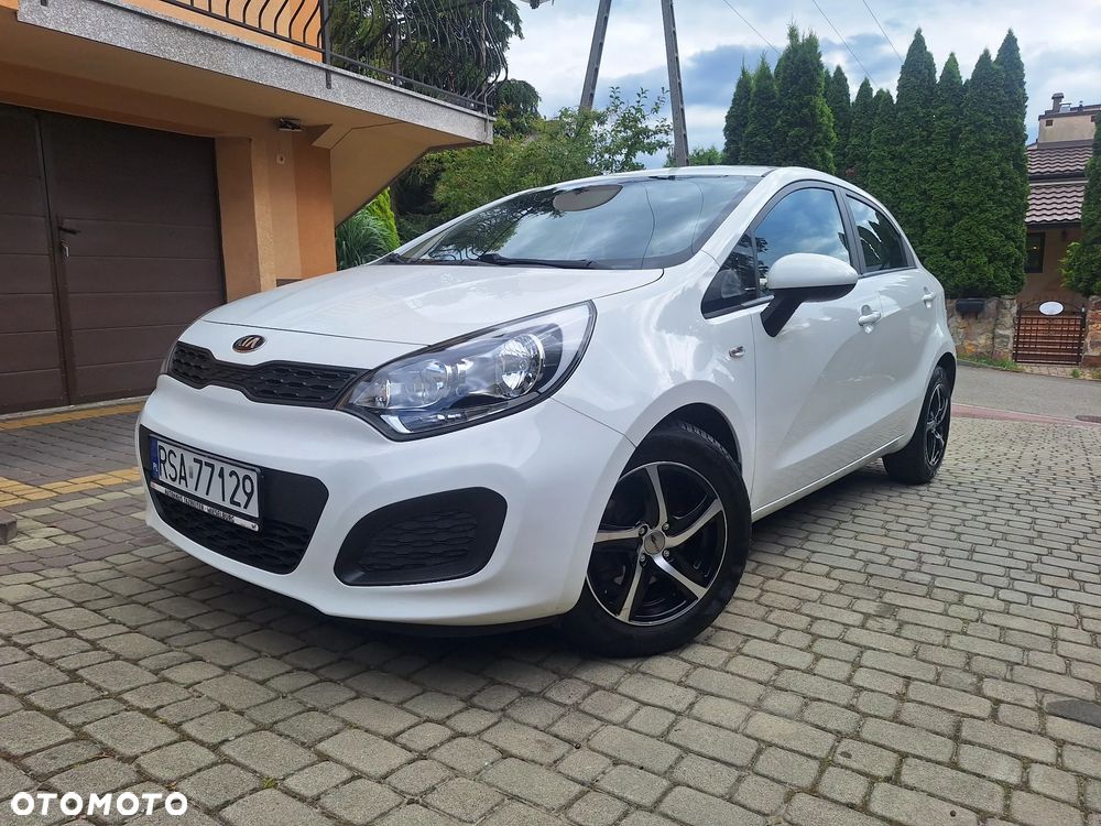 Kia Rio 1.2 L - 1