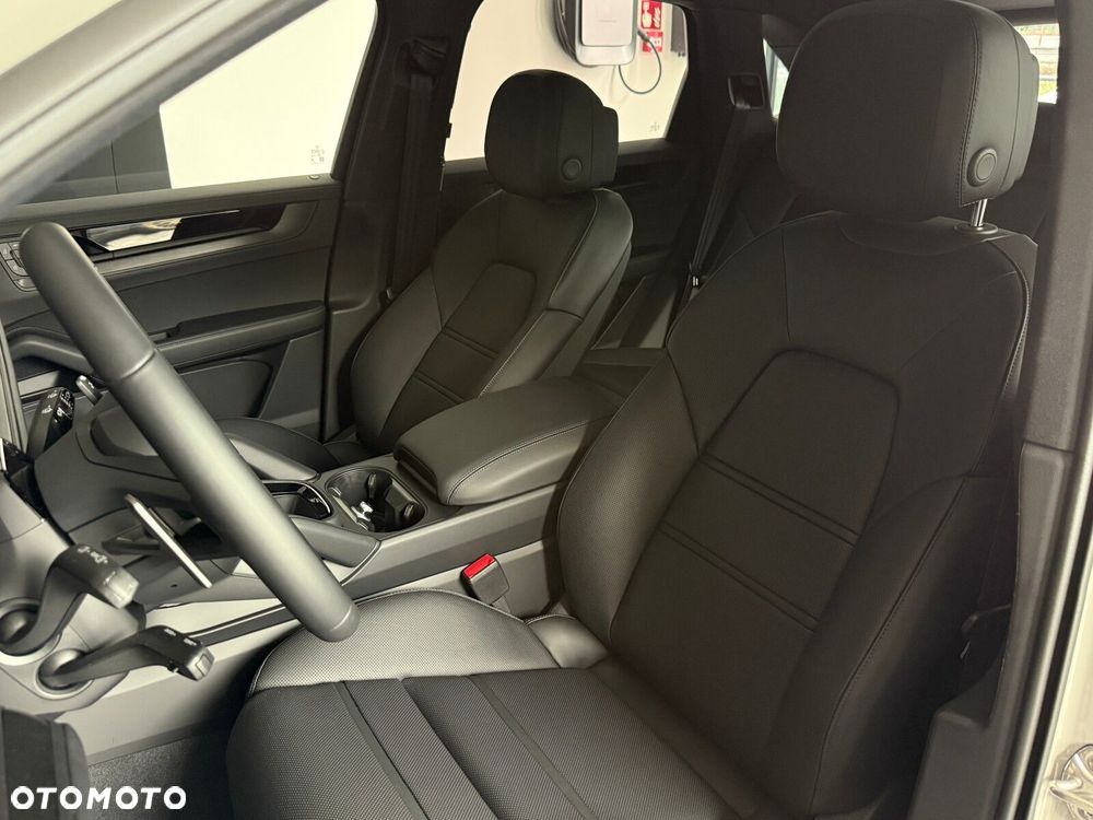 Porsche Cayenne - 13