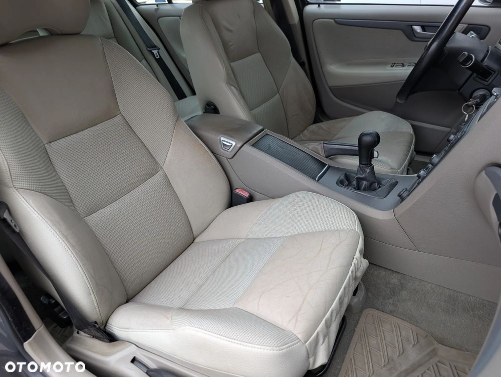 Volvo S60 2.4D Momentum - 22