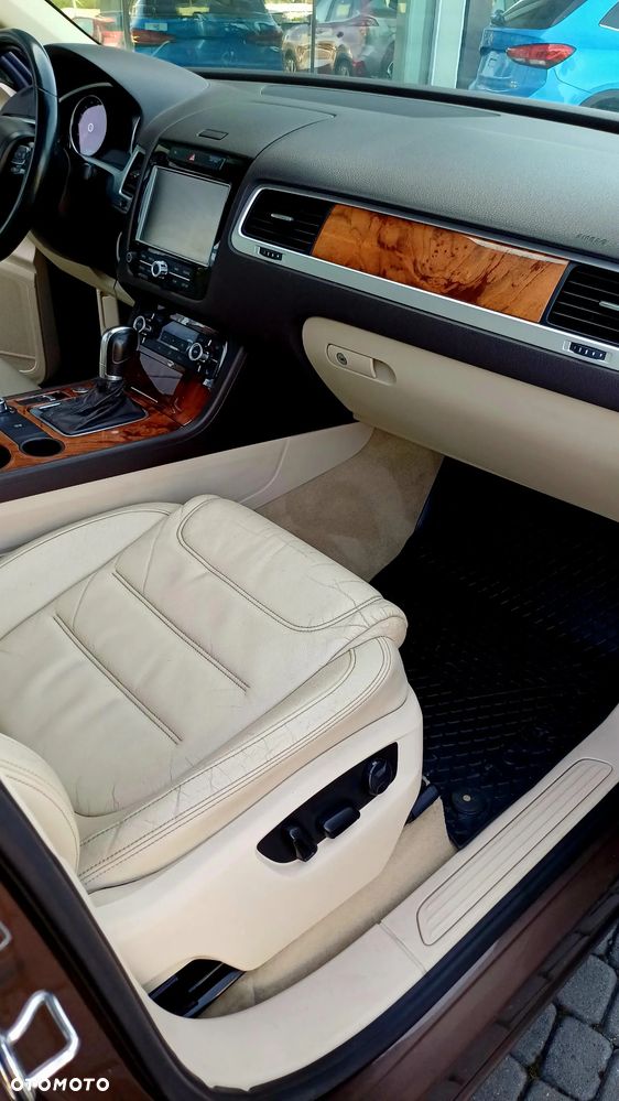 Volkswagen Touareg - 19