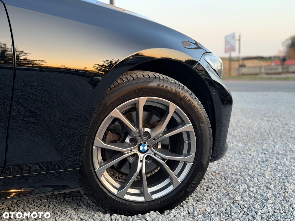 BMW Seria 3 320d M Sport - 9