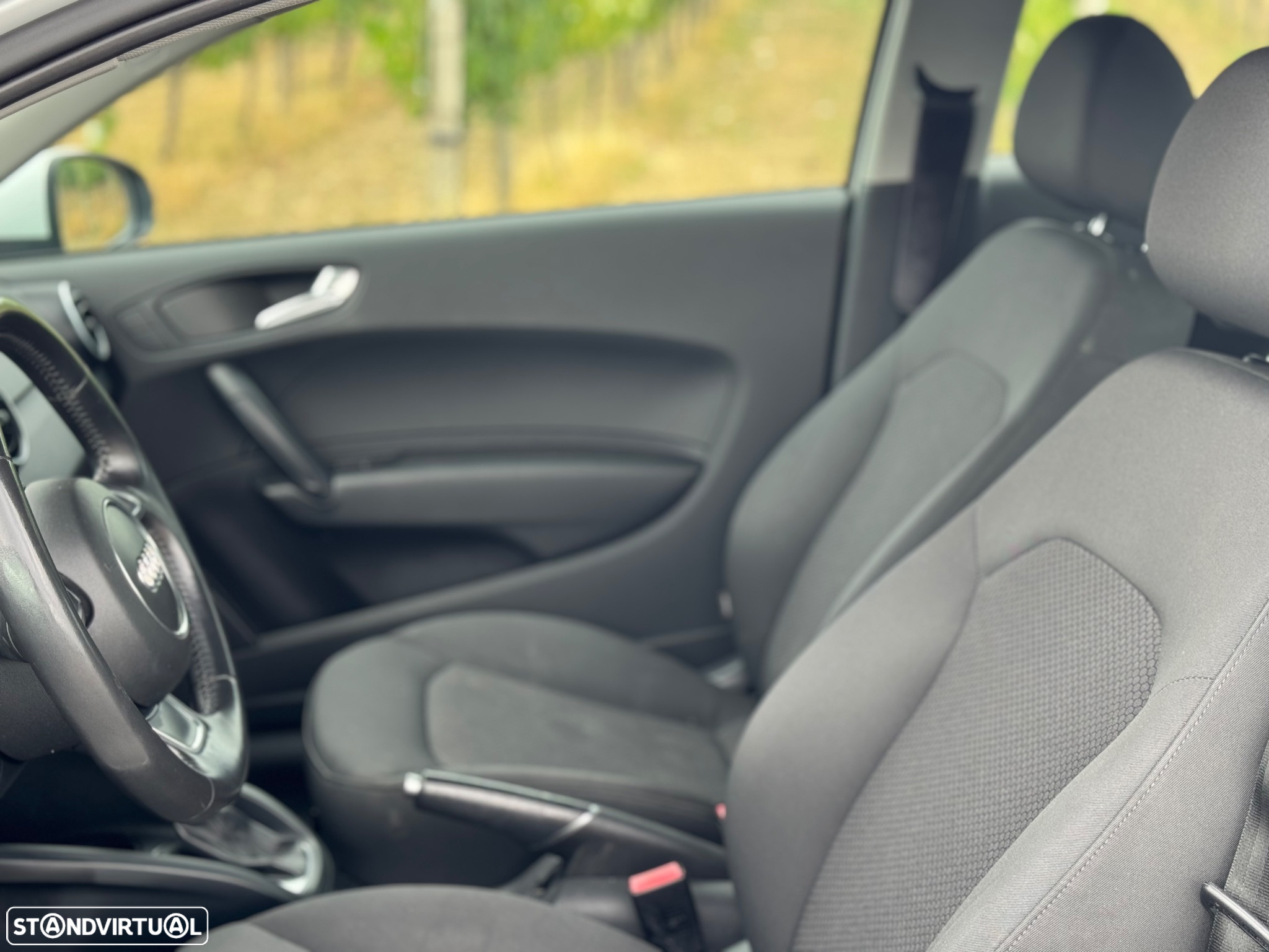 Audi A1 1.6 TDI Admired S-Tronic - 13