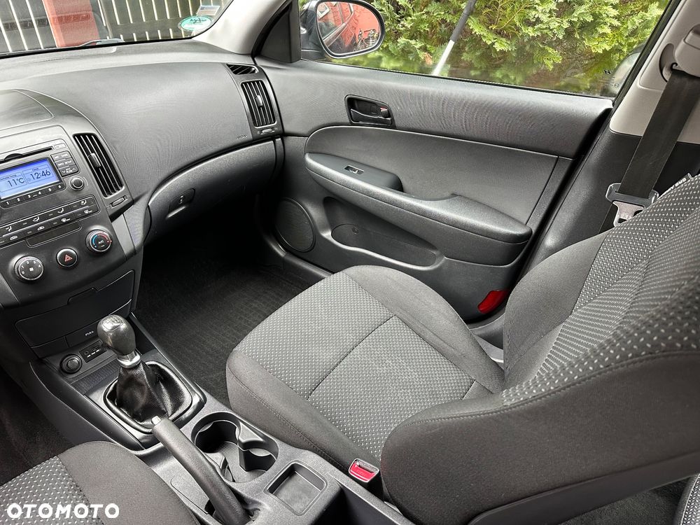 Hyundai i30 1.6 Classic + - 31