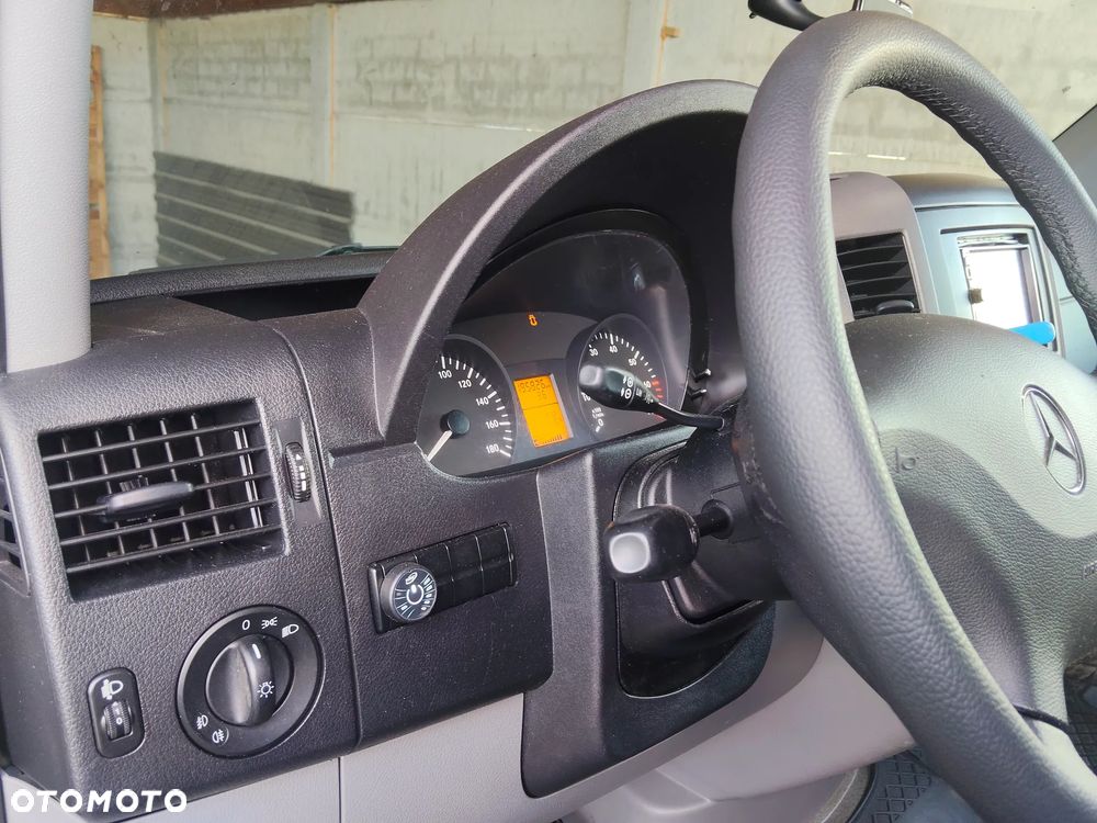 Mercedes-Benz Sprinter - 17