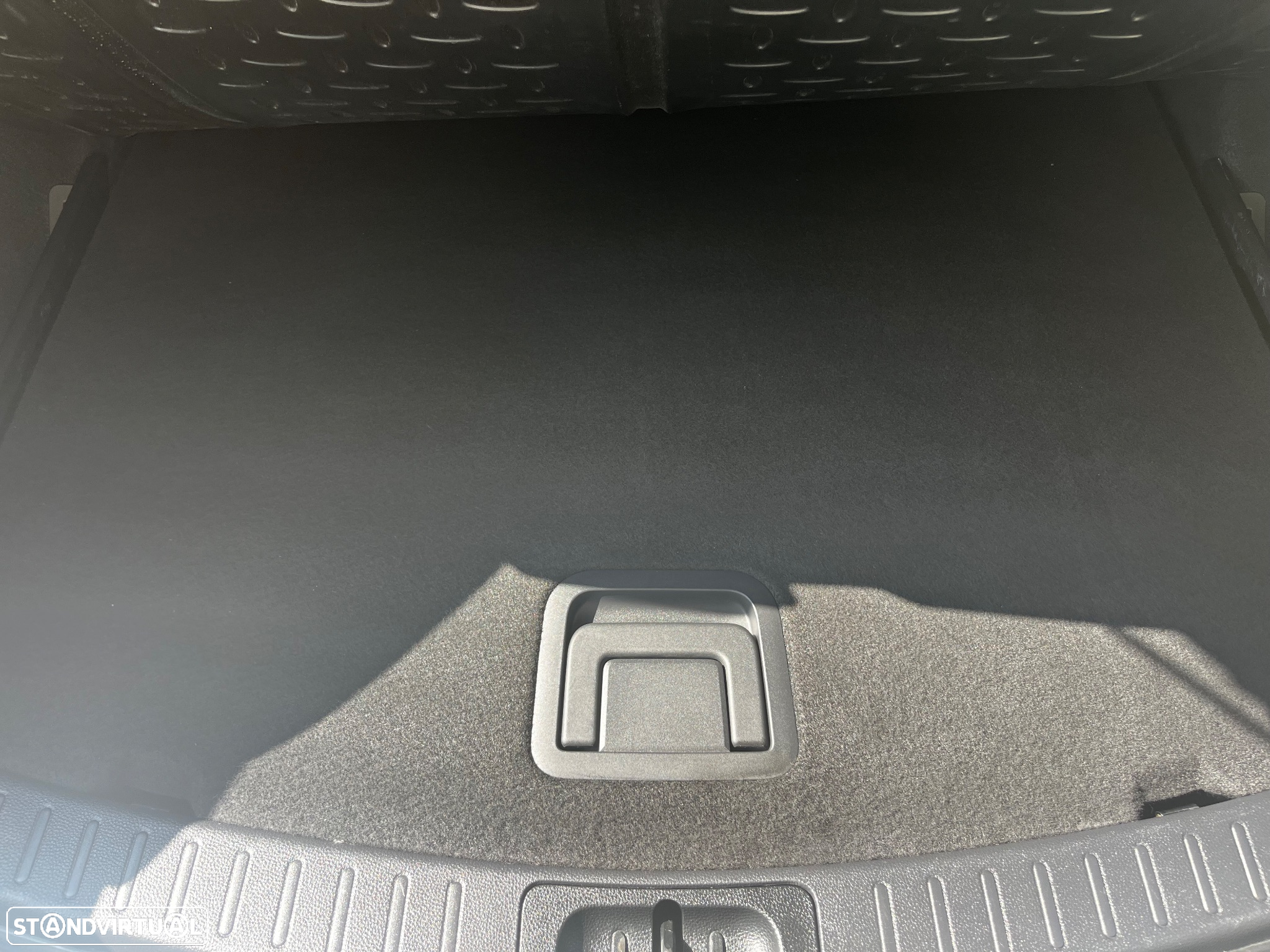 Toyota Corolla Touring Sports 1.8 Hybrid Comfort+P.Sport - 33