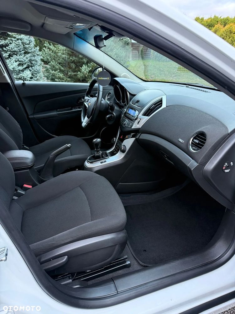 Chevrolet Cruze 1.8 LT - 16