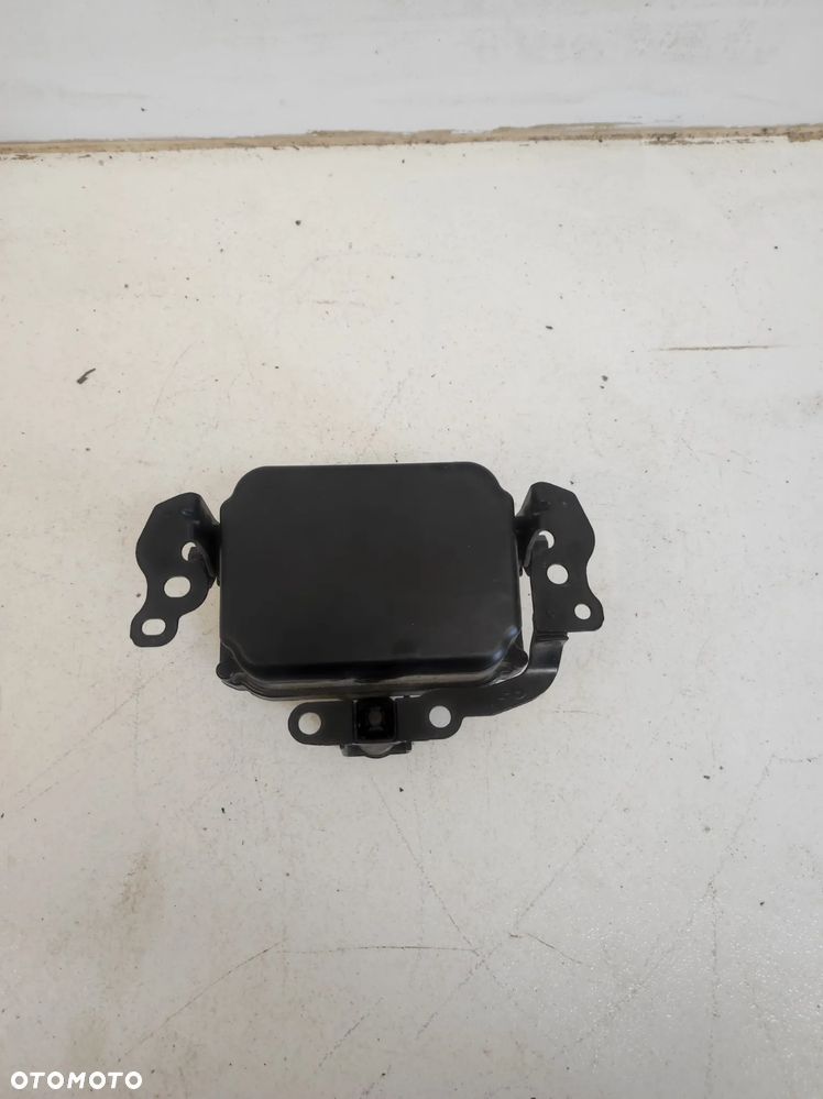Radar sensor moduł distronic acc przód Toyota RAV4 IV lift