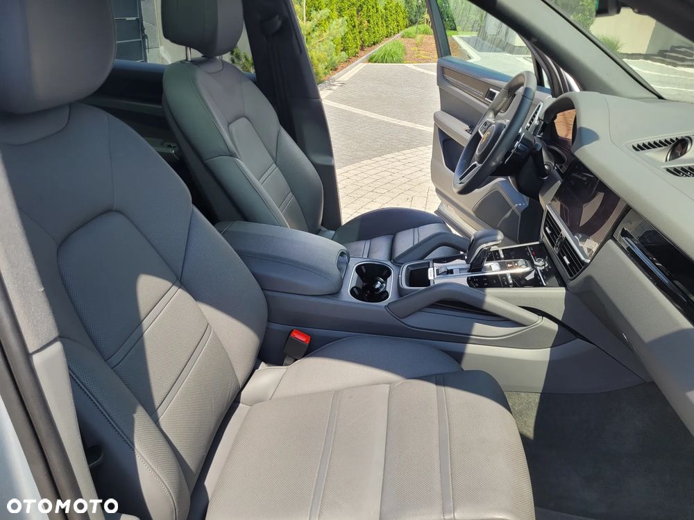 Porsche Cayenne - 17