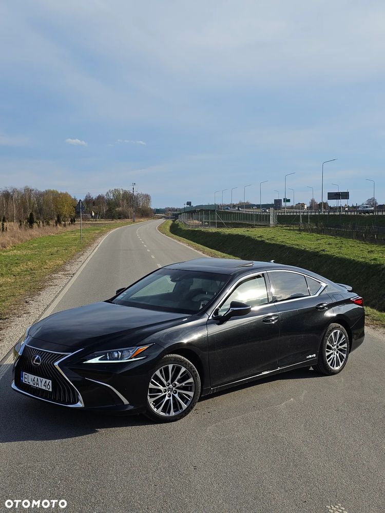 Lexus ES 300h Business Edition + - 29
