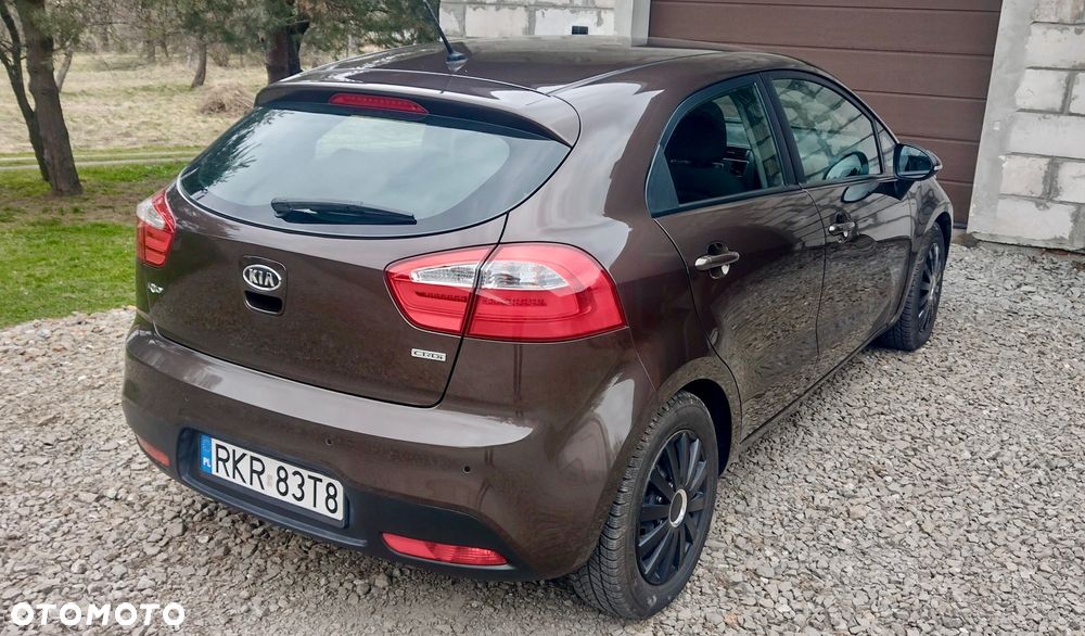 Kia Rio - 16