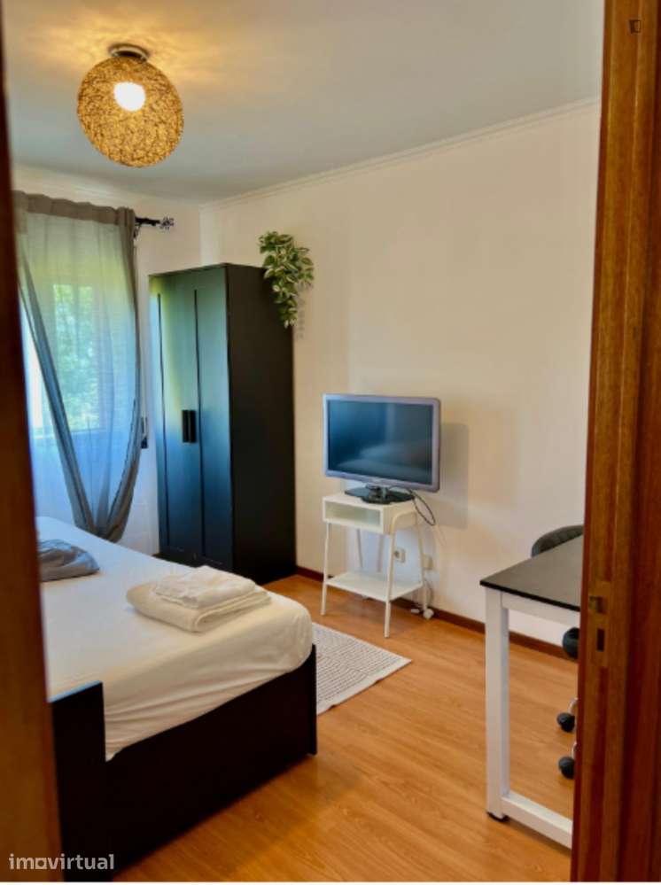 Quarto - localizado em Vila nova de gaia - Grande imagem: 3/12
