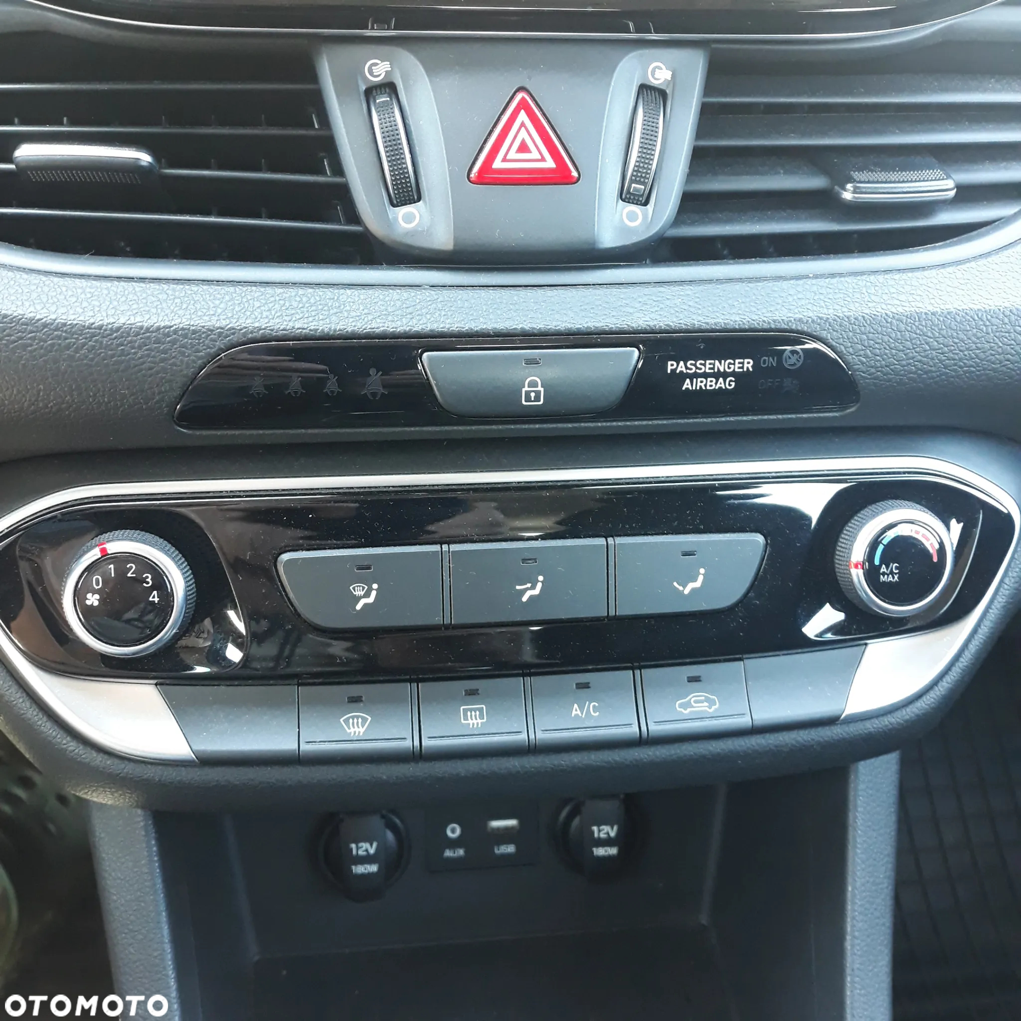 Hyundai i30 1.4 Classic + - 17