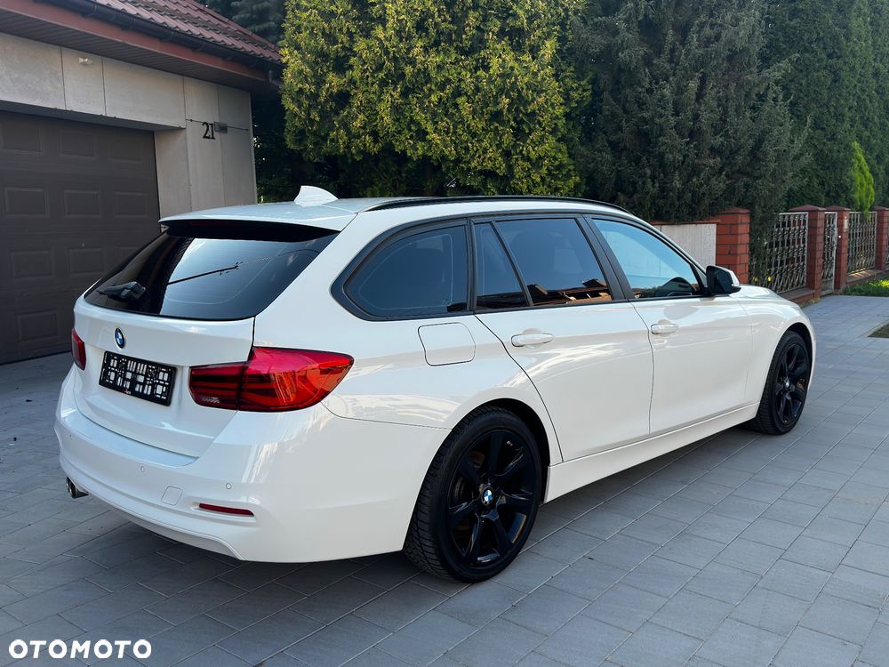 BMW Seria 3 320d Sport Line - 10