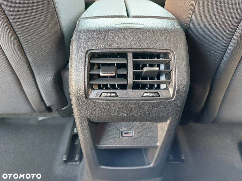 Opel Astra 1.2 T Business Edition S&S - 34