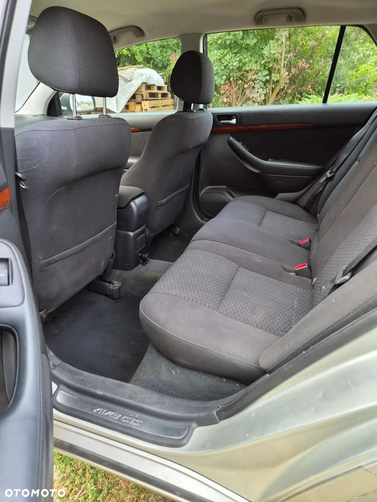 Toyota Avensis 2.0 VVT-i Sol - 8