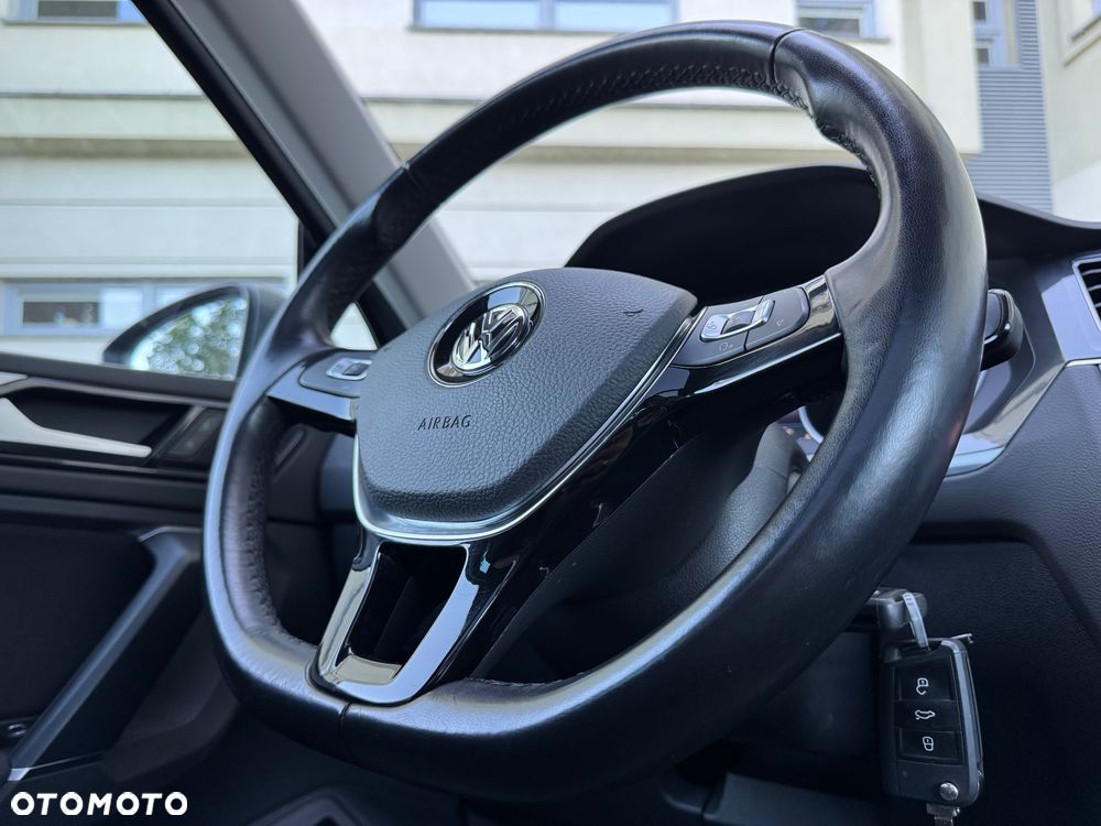 Volkswagen Tiguan - 9