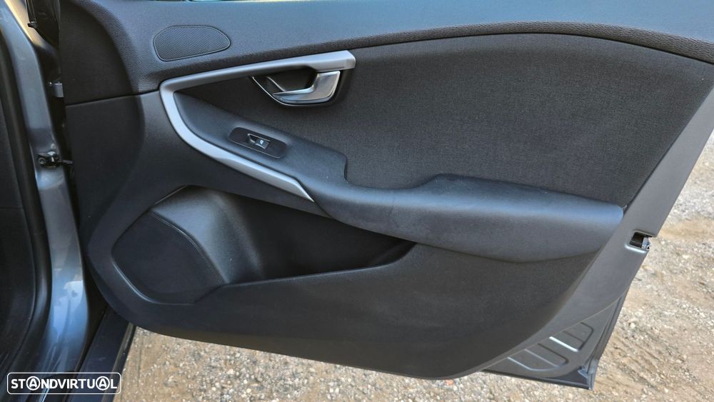 Volvo V40 1.6 D2 Momentum Powershift Eco - 35