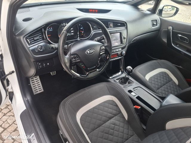 Kia Ceed SW 1.6 CRDi GT Line - 28