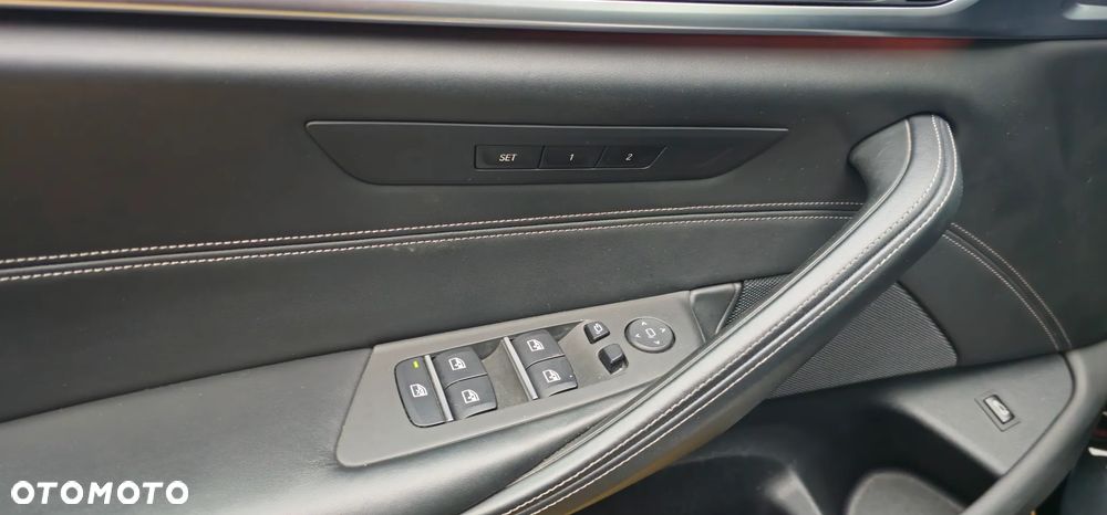 BMW Seria 5 520d xDrive Sport - 10