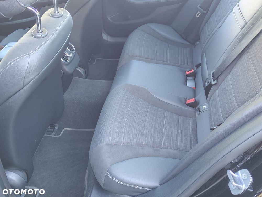 Mercedes-Benz Klasa C 220 d 9G-TRONIC - 26