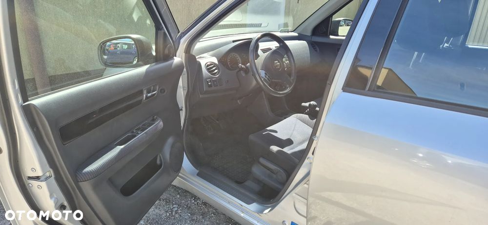 Suzuki Swift - 5