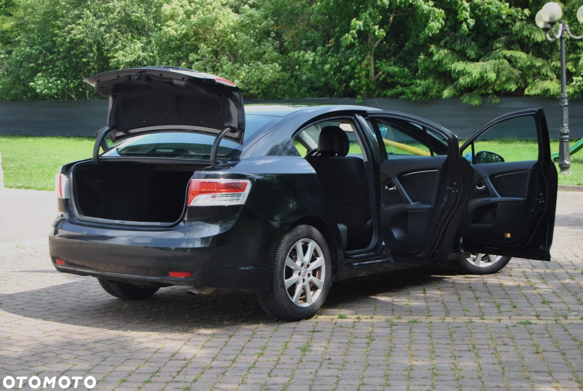 Toyota Avensis 2.0 D-4D Sol - 19