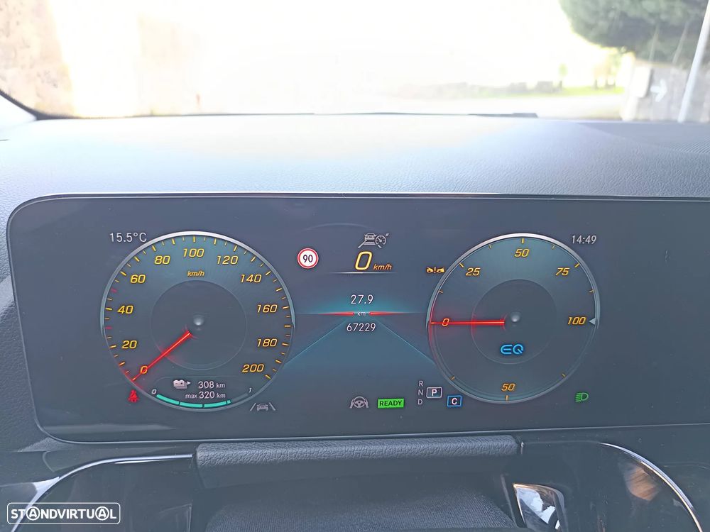 Mercedes-Benz EQA 250+ - 10
