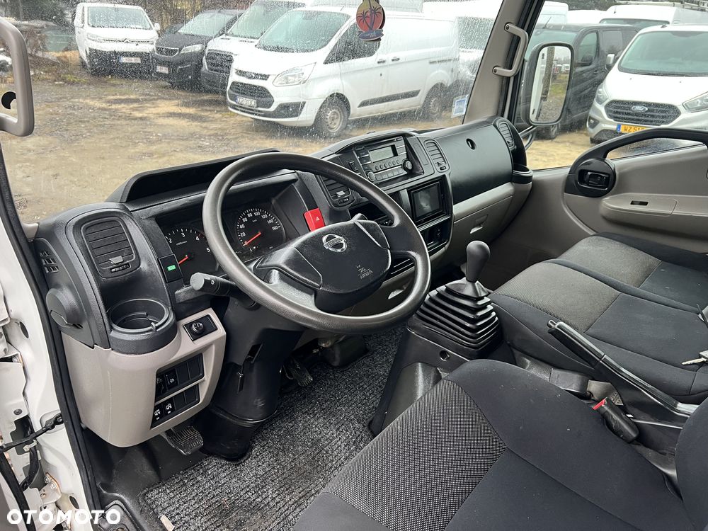 Nissan NT400 - 12