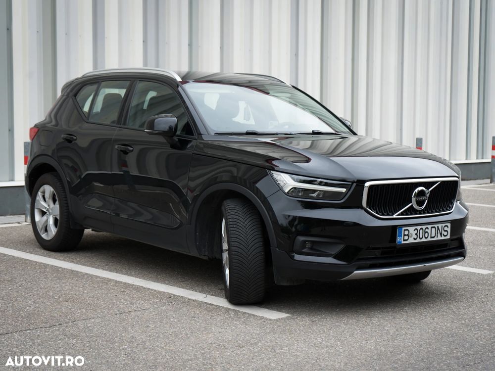 Volvo XC 40 B4 AT8 AWD Mild Hybrid Momentum Pro - 2
