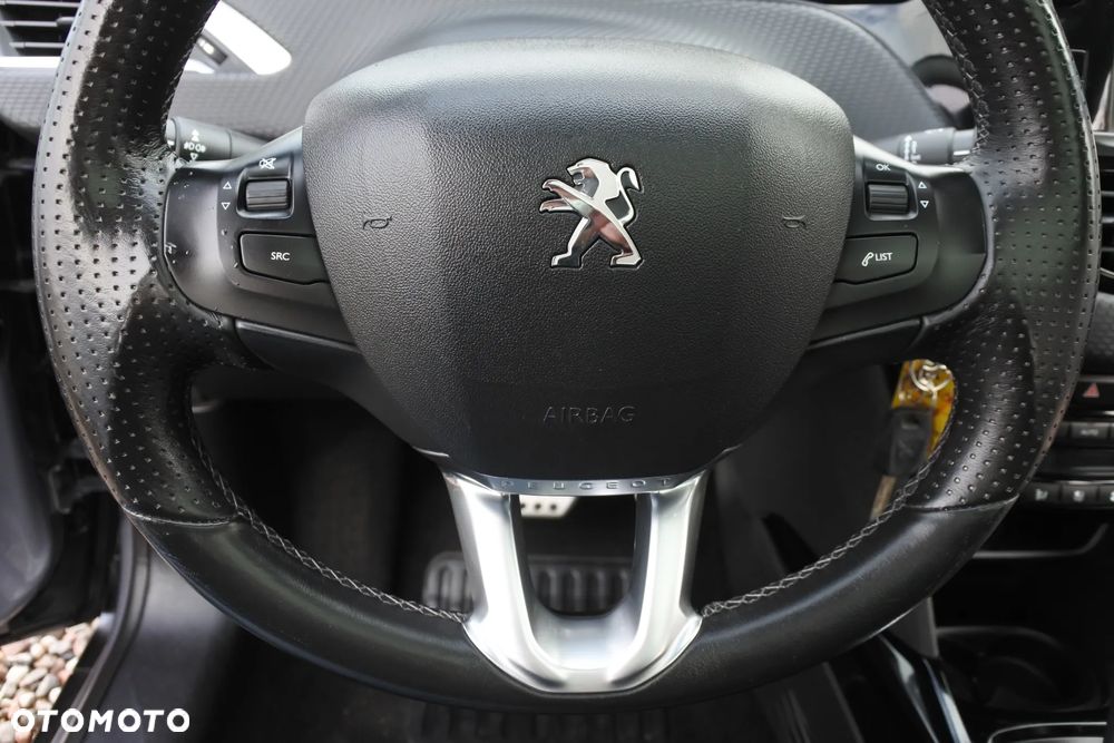 Peugeot 2008 PureTech 110 Stop&Start EAT6 Allure - 22