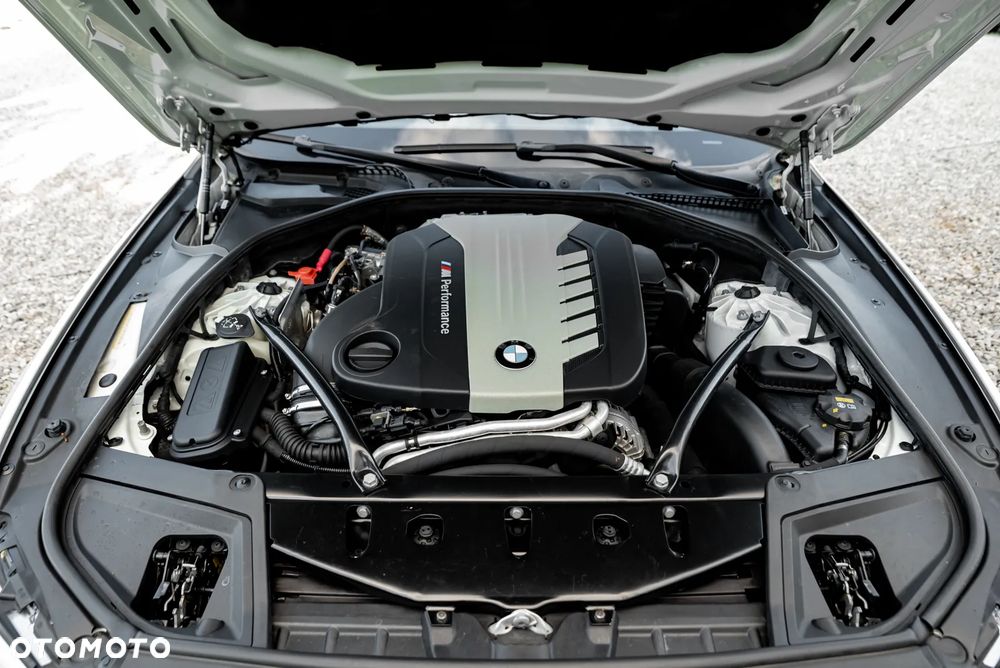 BMW Seria 5 M550d xDrive Sport-Aut - 40