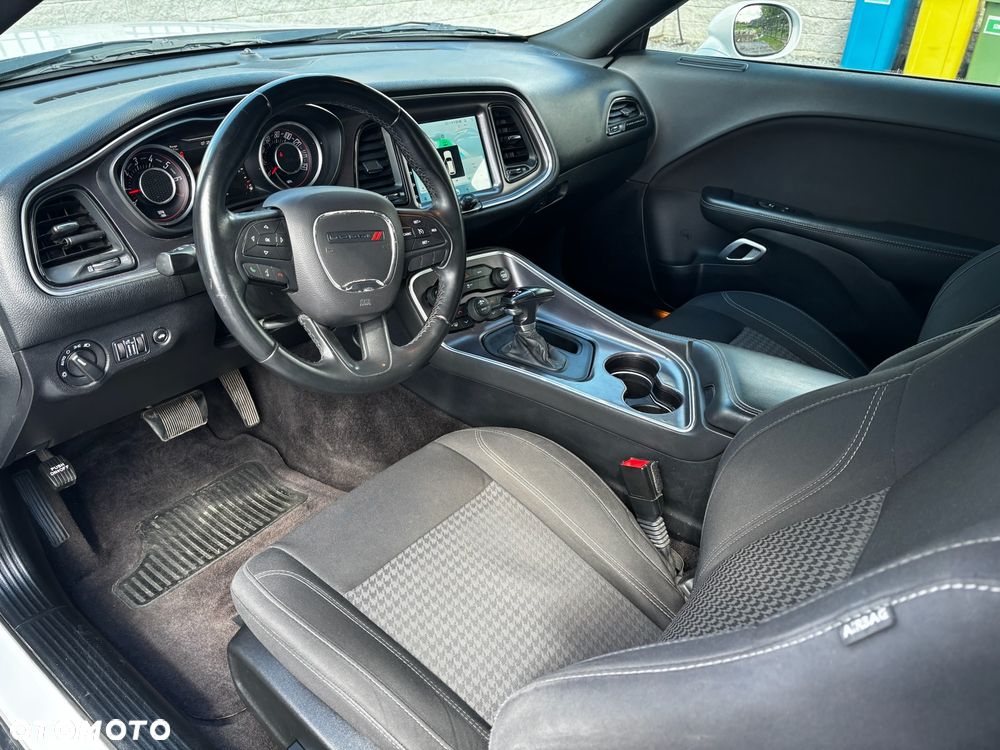 Dodge Challenger Automatik SXT Plus - 19