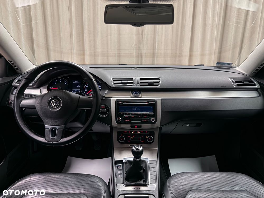 Volkswagen Passat 2.0 TDI 4Mot Highline - 8