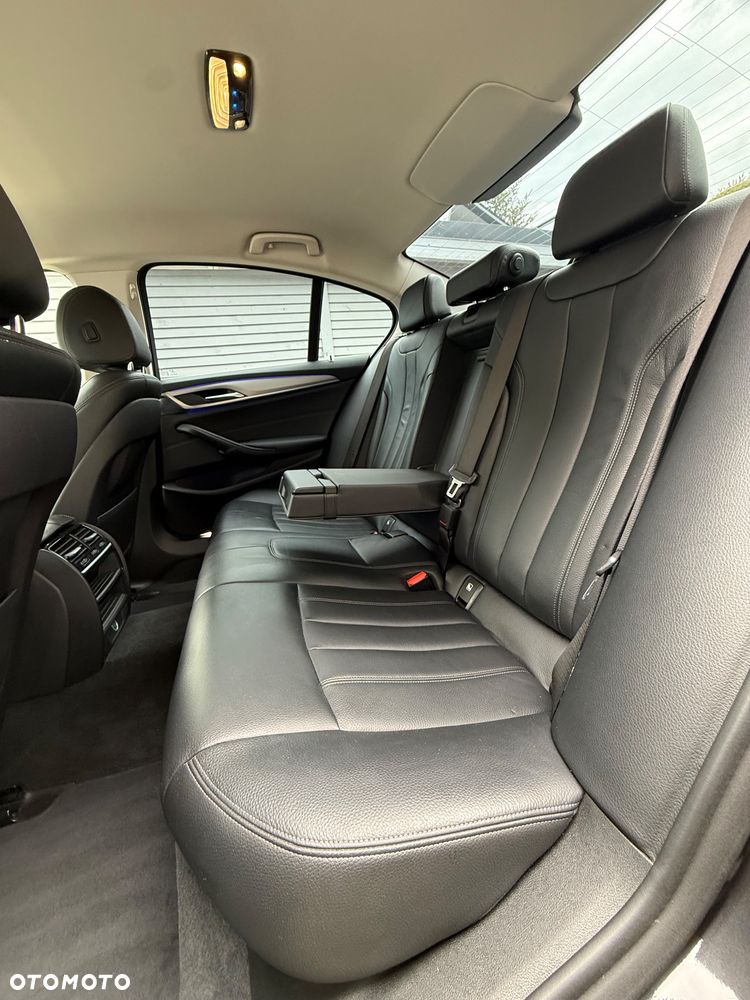 BMW Seria 5 530e iPerformance Sport Line sport - 24