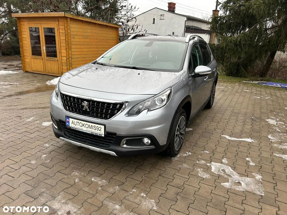 Peugeot 2008 1.2 Pure Tech Allure S&S - 13
