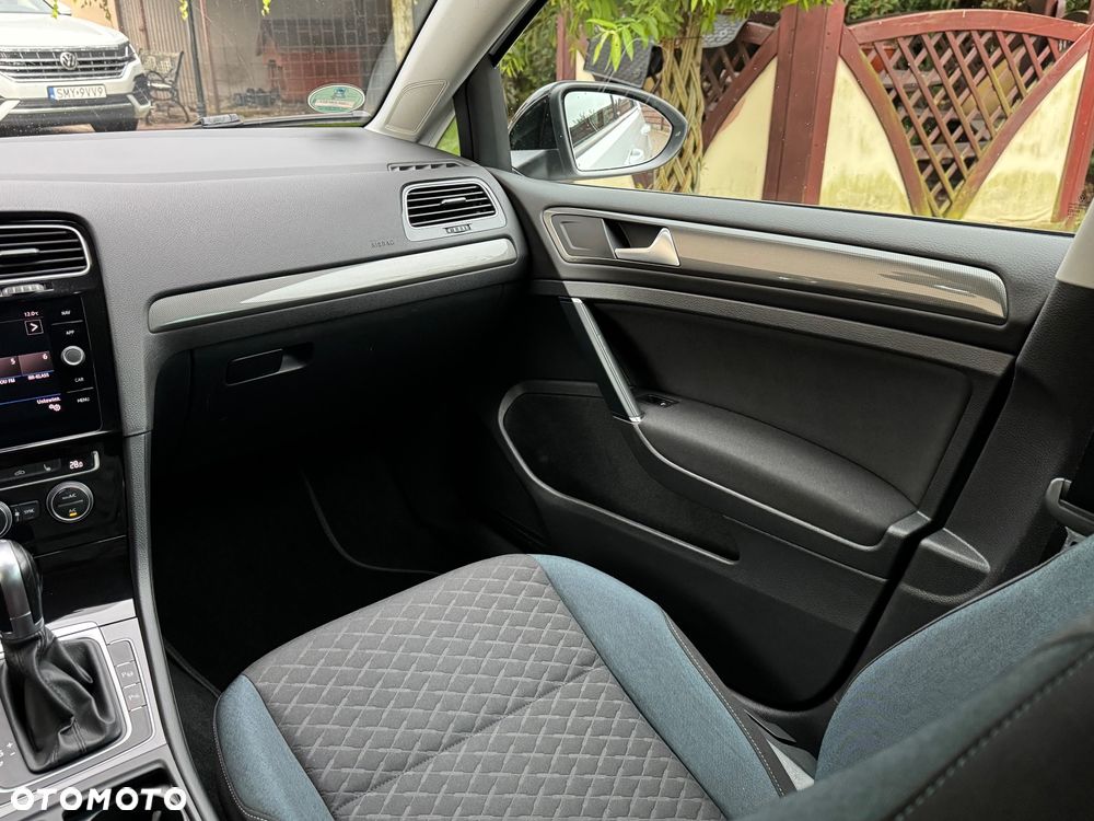 Volkswagen Golf Variant 1.6 TDI SCR DSG IQ.DRIVE - 11