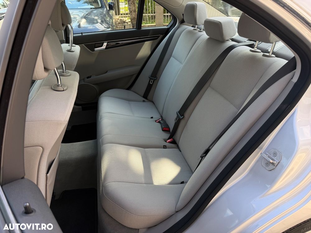Mercedes-Benz C 200 (BlueEFFICIENCY) 7G-TRONIC - 11
