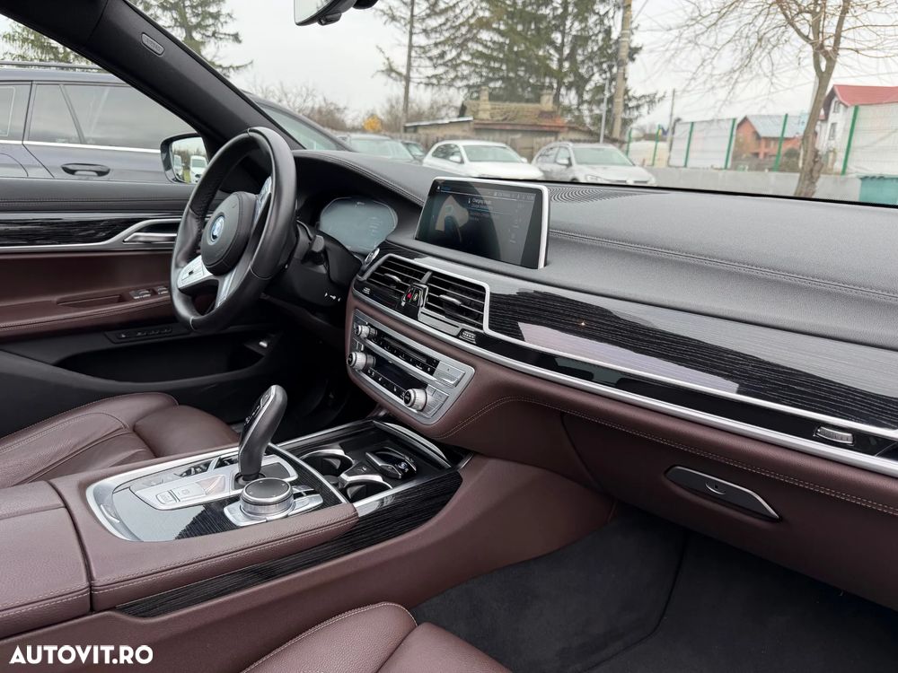 BMW Seria 7 745e - 4